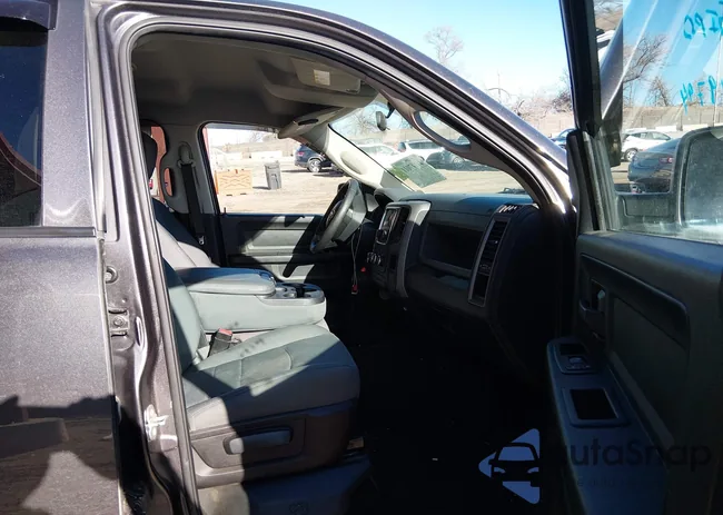 1C6RR7FT4FS758984: 44147011