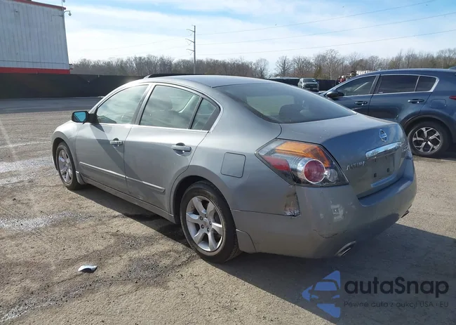 1N4AL21E88N426069: 44146134