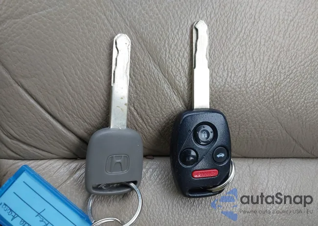 1HGCM66556A073859: 44146154