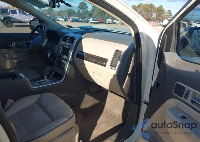 2LMDU68C28BJ31125: 44146220