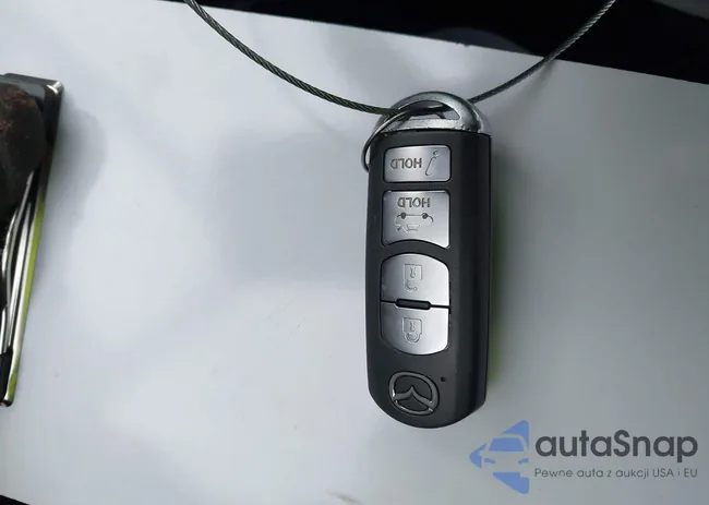 3MZBN1U70JM190689: 44146240