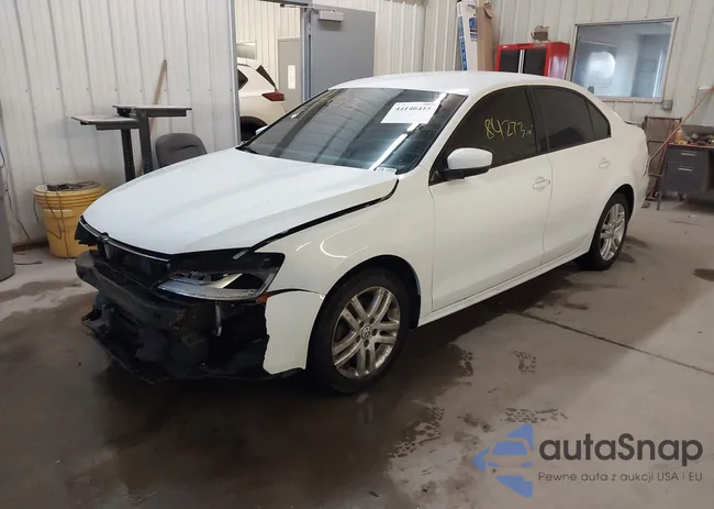 3VW2B7AJ7JM261236: 44146415