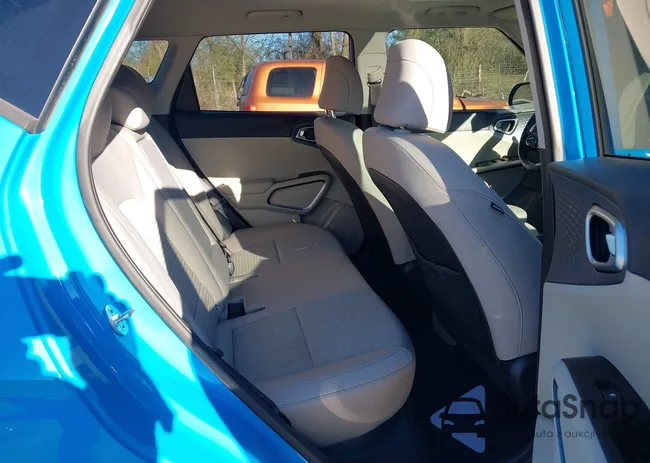 KNDJ33AU9P7193622: 44147677