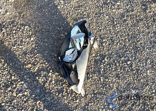 1G8ZV57798F120035: 44147733