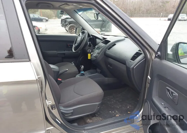 KNDJT2A57D7634937: 44147775