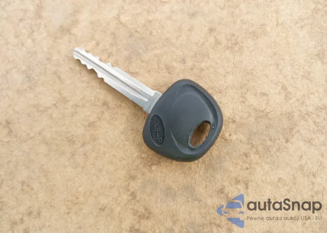 KNDJT2A62C7742616: 44147791