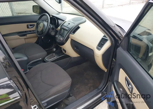 KNDJT2A62C7742616: 44147791