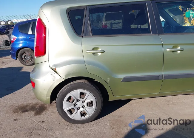 KNDJT2A58D7596067: 44148014