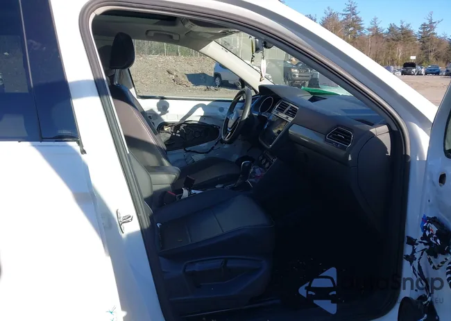 3VV2B7AX9MM076781: 44147104