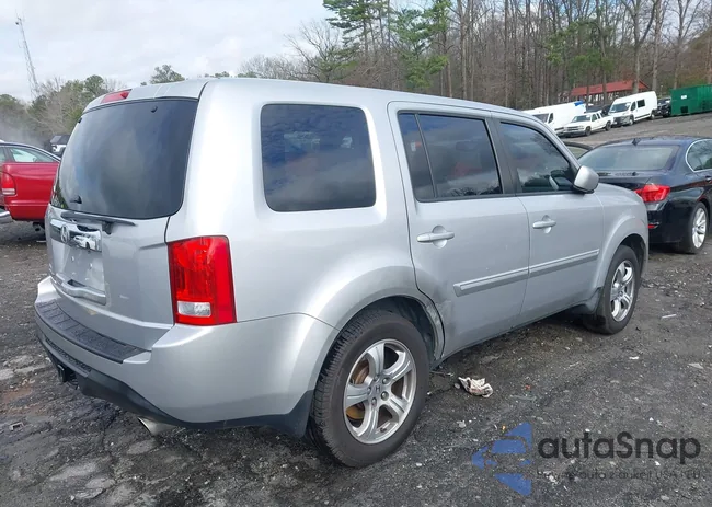 5FNYF3H52CB018427: 44147310