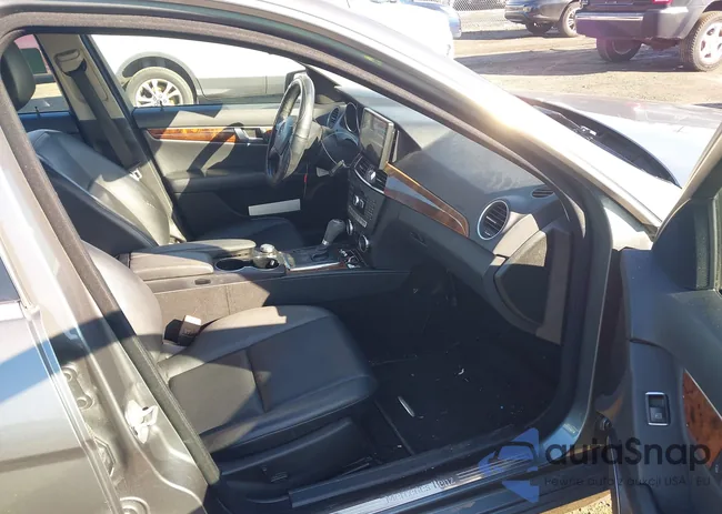 WDDGF8BB3CA608609: 44148524