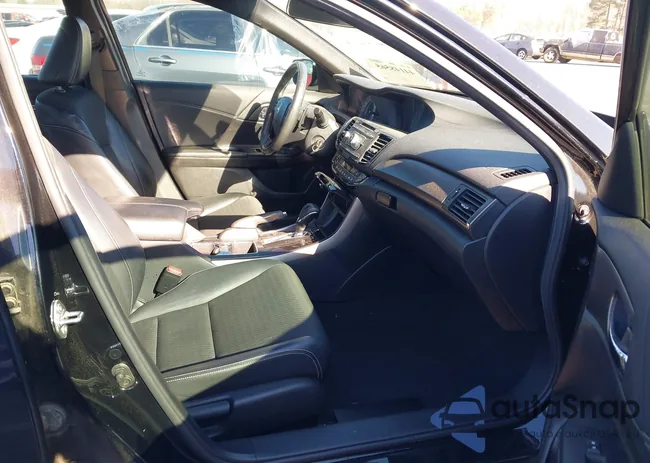 1HGCR2F56GA117217: 44148565