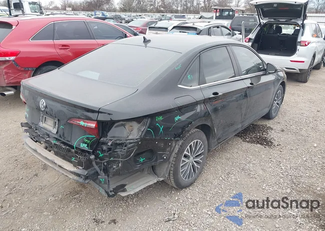 3VWC57BU1MM037680: 44148770