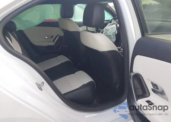 W1K3G4EB2MJ286059: 44148815