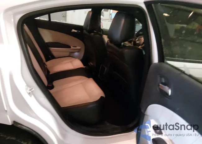 2C3CDXJG8FH746579: 44148102