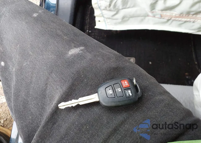 2T1BURHE8HC869691: 44148174