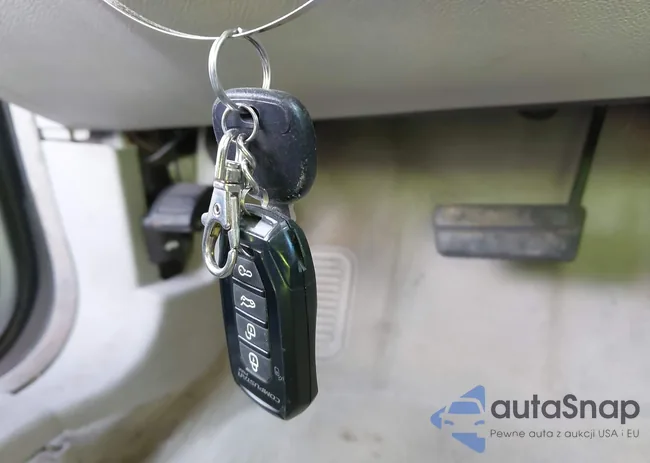 1G6KD57Y57U100090: 44148262