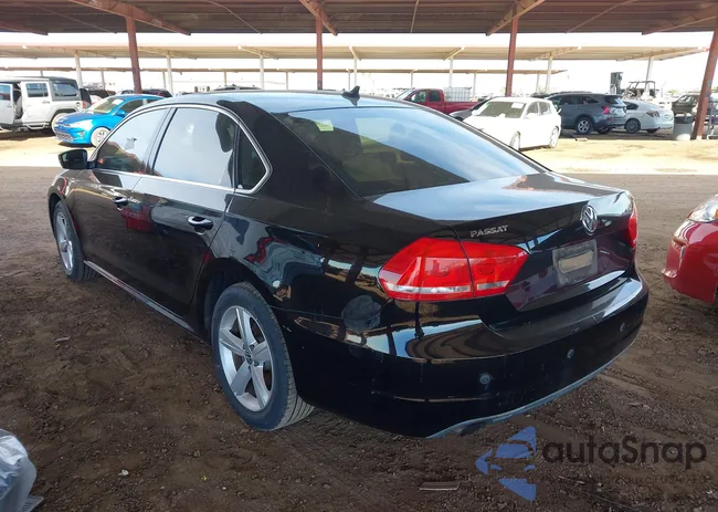 1VWAT7A33EC045109: 44149579