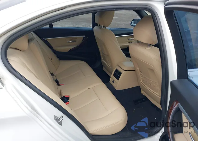 WBA8B9G51JNU96527: 44149623