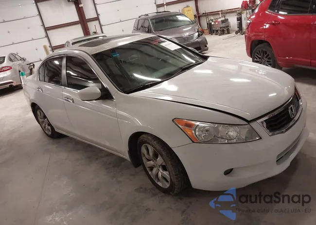 1HGCP3F8XAA025430: 44149801