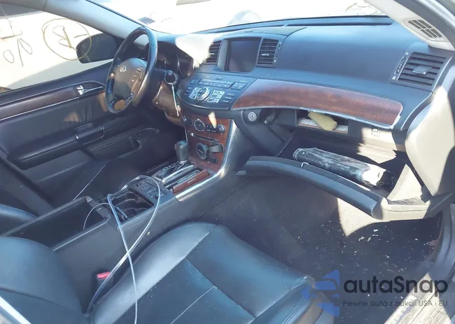 JN1CY0AR9AM961261: 44149824