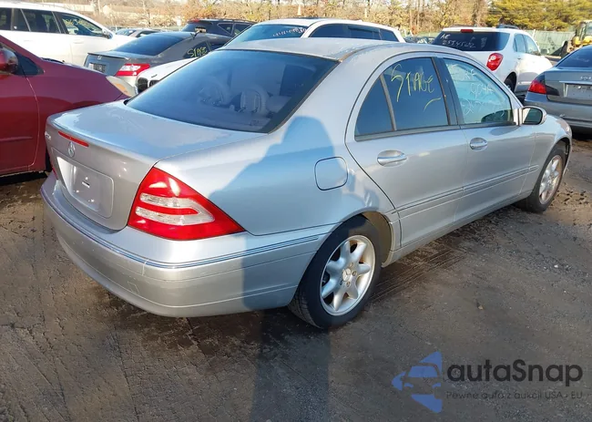 WDBRF61J33A523753: 44149826