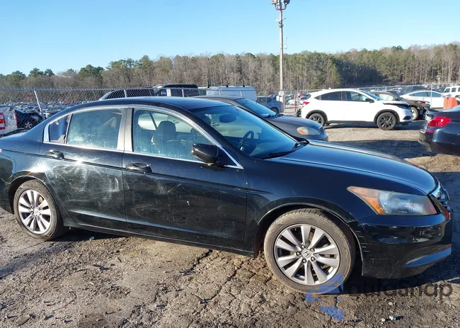 1HGCP2F88CA004900: 44149866