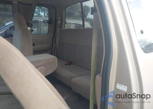 1FTRX18L3WNC33728: 44149867