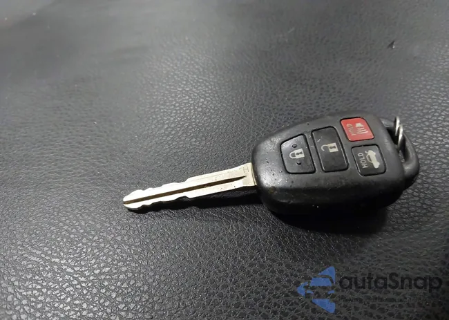 2T1BURHE4GC710570: 44149132