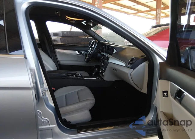 WDDGF4HB3DR271247: 44149240