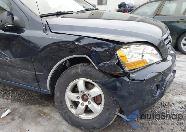 KNDJC735385857200: 44149298