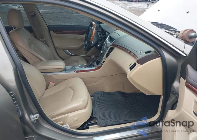 1G6DS5EV0A0129826: 44149335