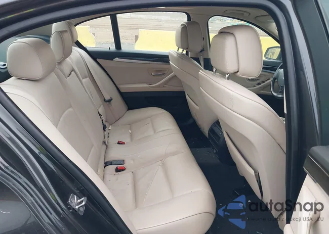 WBAXH5C52CDW10651: 44150478