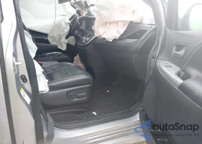 5TDXZ3DC3JS926031: 44150621