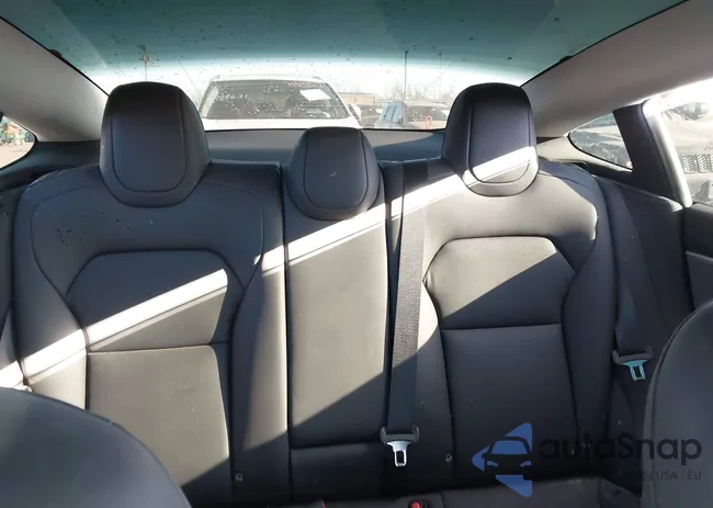 5YJ3E1EA5RF725811: 44151031