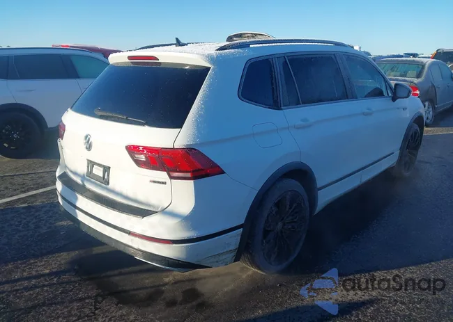 3VV2B7AX2LM132932: 44151599