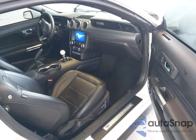 1FA6P8CFXJ5105028: 44151629