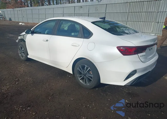 3KPF24AD2PE554283: 44151659