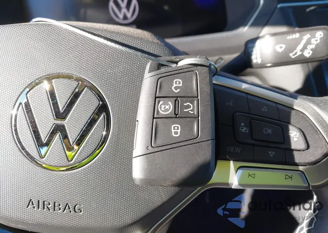 3VV3B7AX2PM121813: 44151873