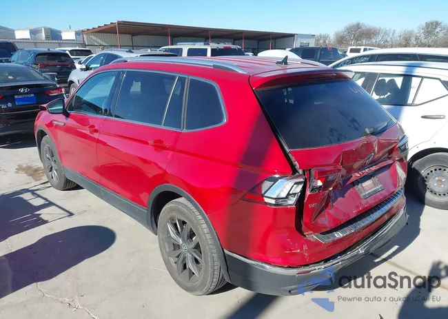 3VV3B7AX2PM121813: 44151873