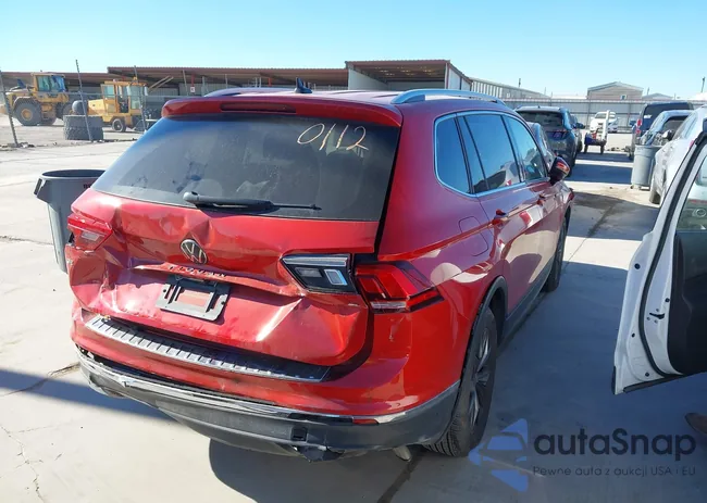 3VV3B7AX2PM121813: 44151873