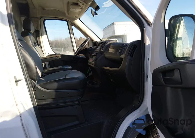 3C6TRVAG6FE502241: 44151889