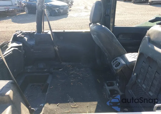 1C4HJXCN9JW301803: 44152017