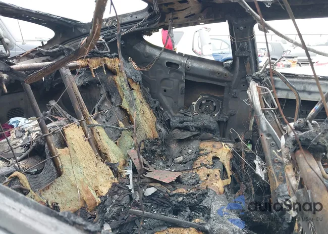 KMHTC6AE5DU117407: 44152067