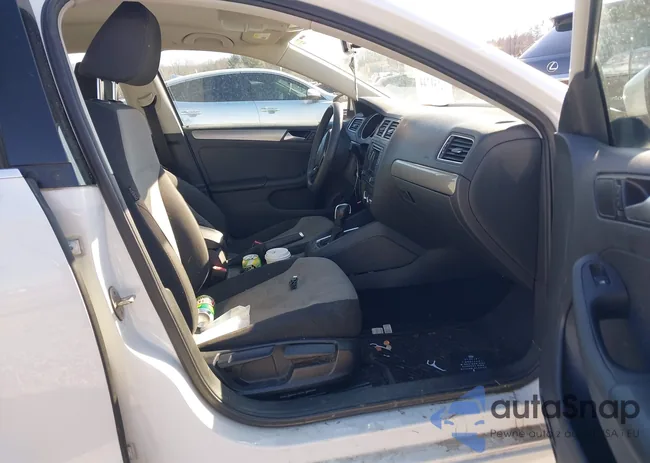 3VW2B7AJ4HM407537: 44151244