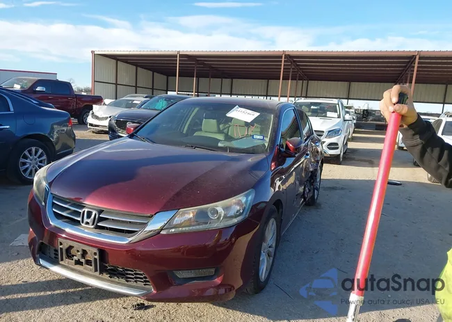 1HGCR2F81EA203008: 44152469