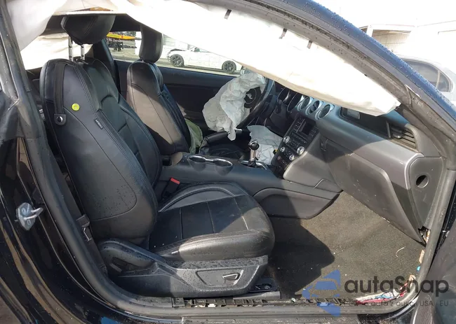 1FA6P8CF3J5165121: 44152496