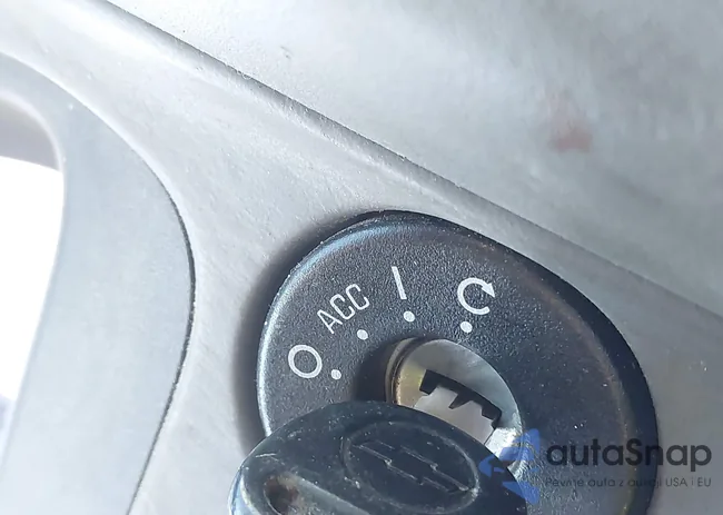 1G1ZT548X4F243855: 44152553