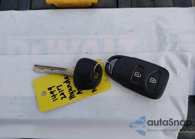 KMHCT4AE2HU338327: 44152669