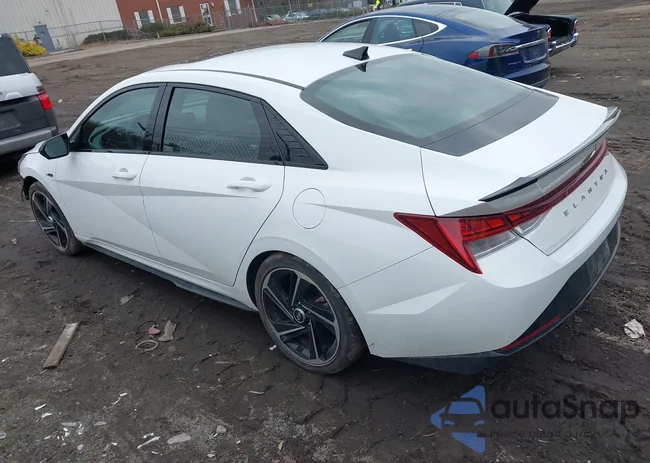 KMHLR4AF1PU627561: 44152812